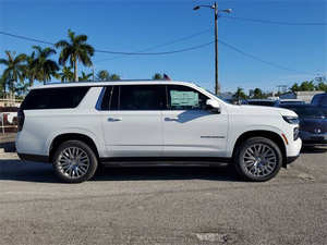 Chevrolet Suburban RST 2025: Robusto y Espacioso, Diseñado para Liderar - Product Image 3