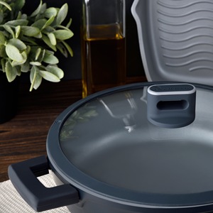 Set di Pentole in Alluminio Pressofuso (28x13cm) + Casseruola Bassa (28x8cm) + Wok (28x8cm) con Coperchi INDIGO MasterPRO - Product Image 6