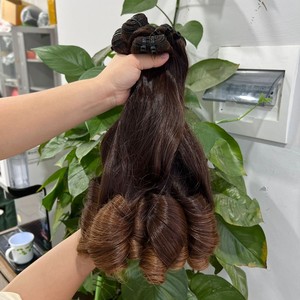Extensions de cheveux humains vietnamiens à donneur unique à double cuticule alignée dans des tons bruns Bouncy Funmi Egg Curls Style-Fumi - Product Image 4