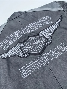 แจ็กเก็ตหนังยูนิเซ็กซ์พร้อมแขนหนังและเครื่องประดับแฟชั่นปักสวยงามสำหรับผู้ชายและผู้หญิง - Product Image 6