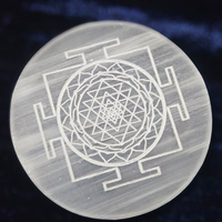 Plaque de charge en cristal de sélénite gravée en pierre précieuse naturelle en vrac, Shree Yantra pour le nettoyage et la re-énergisation des cristaux