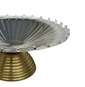Plato de Metal decorativo de estilo americano de lujo con soporte Patrón sólido Forma irregular Fiestas Vajilla Plato - Product Image 2