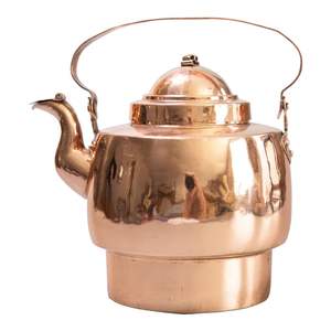 Théière en métal design avec surface polie brillante pour le service du thé élégant et le style intérieur de la maison - Product Image 6