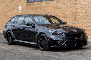 2026 M5 Touring Híbrido Enchufable V8 de 717 CV con Tracción Total, Paquete Ejecutivo, Volante a la Izquierda, Automático, Usado, Euro VI, 5 Asientos - Product Image 2