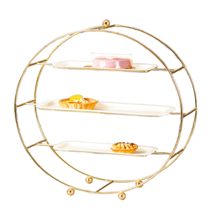 Soporte para Tartas de 3 niveles de metal dorado con bandejas blancas, ideal para exhibir postres, aperitivos de té y decoración de mesa de fiesta o regalos - Product Image 2