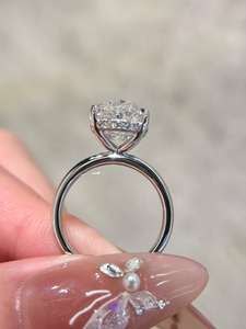 แหวนหมั้นเพชรรูปวงรีสำหรับปลูกในห้องปฏิบัติการ3CT ได้รับการรับรองจากหินตรงกลางดีไซน์โซลิแทร์คลาสสิกในทองคำ14K - Product Image 2