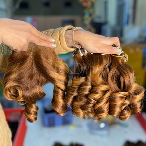 Prix de gros Ensemble d'extensions de cheveux rebondissants avec fermeture, couleur personnalisée à partir de vrais cheveux humains - Product Image 3