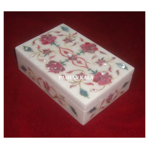 Boîte à bijoux incrustée de nacre en marbre blanc forme rectangulaire conception de fleurs à la main multicolore utilisé pour les remerciements - Product Image 1