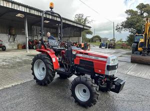 Livraison gratuite VST Fieldtrac 180D tracteur agricole avec chargeur à fixation rapide et godet 4WD 18.5HP moteur Diesel 540 PTO 3 points d'attelage - Product Image 6