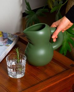 SERVING Design classique Pichet à eau en résine de polyester Texture en résine avec motif tourbillon d'abricot Aqua pour cadeaux de Noël de cuisine - Product Image 4