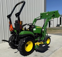 Compre 2019 John Deere 2025R Industrial Compact Tractor Belly Mower Loader Frontier Broadcast a la venta