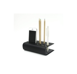 ที่ใส่ปากกาโลหะขัดเงาเพิ่มความซับซ้อนให้กับการตั้งค่าโต๊ะทำงานของคุณและปรับปรุงการจัดระเบียบการผลิตภาพในพื้นที่ทำงาน - Product Image 3