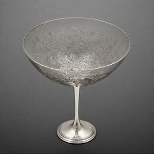 PureVessel Divine Grace Orné Métal Vin Calice Traditionnel Finition Antique Gobelet pour Rituels Religieux et Autels d'Église - Product Image 4