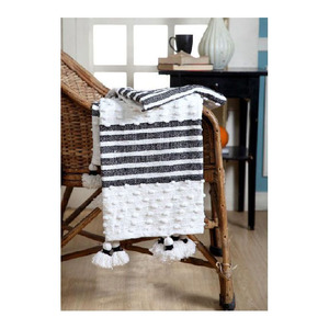 Lo último 2025 patrón tejido de punto sofá suave grueso acogedor con flecos 100% algodón orgánico Waffle tejido textura mantas de la India - Product Image 5