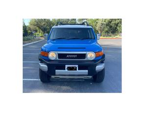 2007 To yo ta FJ Cruiser 4WD Automatic cuidadosamente usado - Product Image 1