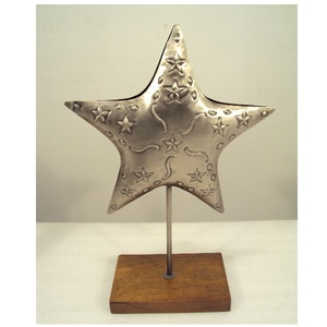 Étoile en verre vintage de couleur vert foncé avec support en métal pour décor de table de maison de Noël - Product Image 4