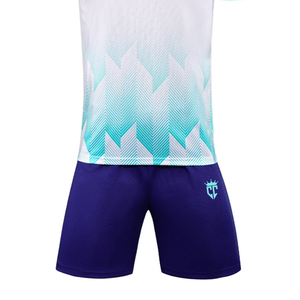 Uniformes de football personnalisés pour entraînement d'équipe pour unisexe vêtements de sport pour hommes sublimés de haute qualité uniforme de football - Product Image 4