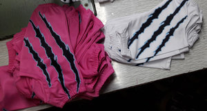 ชุดคลุมรองเท้าฟุตบอลผ้าสแปนเด็กซ์ระบายอากาศได้ดีพิมพ์ลายแฟชั่นออกแบบได้ตามต้องการ - Product Image 3