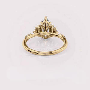 Bague de fiançailles en or jaune 18 carats avec diamant de poire cultivé en laboratoire solitaire - Product Image 3