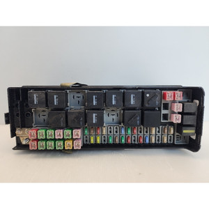 LAND ROVER Discovery Série III EJBM04ECC03 diesel 2720 (04>10) Porte-fusibles et unité de commande du calculateur - Product Image 1