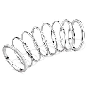 Anillo Geométrico Clásico de Acero Inoxidable Pulido con Baño de Oro de 18K y Circonita, Unisex, 2mm, Joyería para Regalo de Boda o Fiestas - Product Image 1
