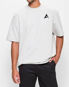 Hot Trend 100% algodón suave y transpirable tela media manga camiseta para hombres con logotipo personalizado bordado e impresión Digital - Product Image 3