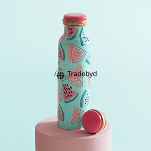 Bouteille de sport en cuivre Compagnon d'hydratation concentré sur la performance pour les athlètes et l'entraînement physique par Tradebyd - Product Image 1
