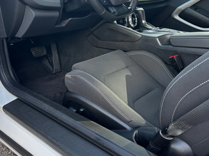 Coupé Deportivo 2024 Asequible, Limpio, Automático de 10 Velocidades, 6.ª Generación, Vehículo de Alto Rendimiento en Buenas Condiciones - Product Image 2