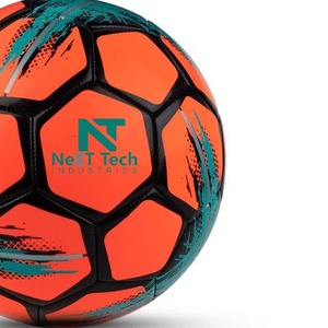 Balón de entrenamiento de fútbol de Next Tech Industries, material de PU para fines de entrenamiento con diseño personalizado y logotipo personalizado - Product Image 2