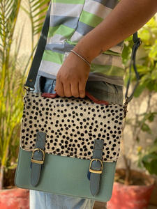 Sac à bandoulière en cuir recyclé fait main, couleur unie, sac à bandoulière à imprimé animal, fourrure en cuir, sac à bandoulière multicolore - Product Image 3