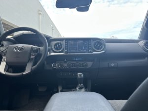Toyota Tacoma 4WD TRD Off Road d'occasion propre 2023 - Product Image 6