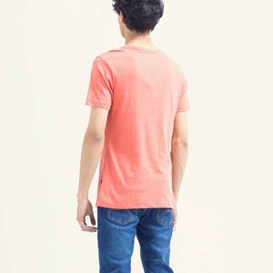Camiseta de Streetwear con Serigrafía Personalizada para Hombre y Mujer con Impresión de Etiqueta en el Cuello Personalizada, Camisetas con Cuello en V de Próximo Nivel - Product Image 2