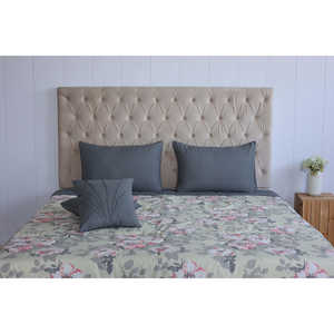 Ensemble de couette King-Size Golden Celebration, élégant et luxueux pour les occasions spéciales - Product Image 1