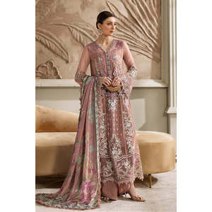 Maria.B. Robe de mariée rose thé à col en V et manches longues, coupe trapèze, imprimé floral, taille naturelle, en mousseline brodée - MPC-25-105 - Product Image 1