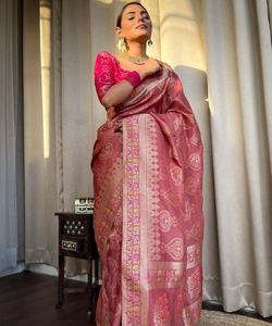 DISEÑADOR LICHI SEDA JACQUARD TRABAJO SAREE CON BLUSA NO SITIADA ROPA DE BODA PRECIO AL POR MAYOR ROPA ÉTNICA - Product Image 2