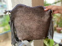 Nouveau Style occidental cheveux sur cacher fourrure daim cuir frange sac haute qualité Boho femmes fourrure cuir Unique moyen Concho frange sacs