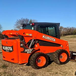 รถตัก Kubota SSV 65 คุณภาพพรีเมียม ออกแบบมาเพื่องานก่อสร้างหนัก พร้อมความสามารถในการยกที่แข็งแกร่ง แถมจัดส่งรวดเร็ว - Product Image 1