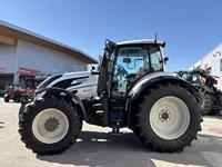 Livraison gratuite Valtra T215 215 HP (158 kW) 7,3 tonnes 4 roues motrices Tracteur utilitaire lourd homologué EPA/CE
