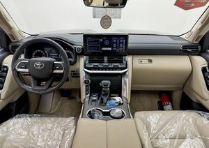 Toyota LandCruiser 300 d'occasion, SUV grand format, moteur V6 biturbo de 3,5 litres, cuir de haute qualité, véhicule conduite à droite/à gauche à vendre - Product Image 2