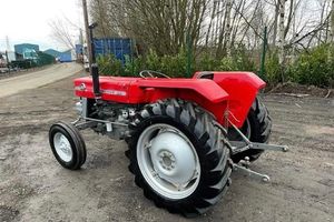 รถแทรกเตอร์ล้อยาง Massey Ferguson MF135 40 แรงม้า พร้อมมอเตอร์เครื่องยนต์ ปั๊มเกียร์ และลูกปืน สำหรับการเกษตรในฟาร์มขนาดเล็ก - Product Image 3