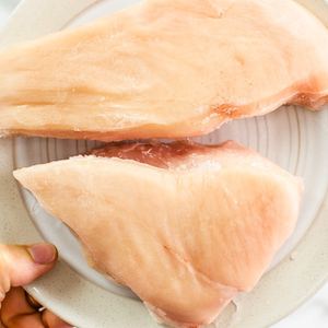 Mejor Proveedor Mayorista de Pollo Brasileño Congelado a Bajo Precio, Pechuga de Pollo Sin Piel y Sin Hueso, Carne de Aves - Product Image 1