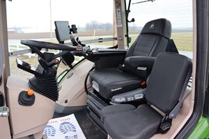 Mejor Precio Tractor Agrícola Fendt 724 2WD al por Mayor con Componentes Esenciales de Bomba y Caja de Cambios en Venta - Product Image 4