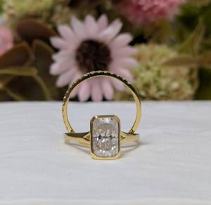 แหวนเพชรทรงเรเดียนท์คัท 2 กะรัต ผลิตในห้องปฏิบัติการ ประดับขอบเพชร พร้อมแหวนวงแต่งงานเข้าชุด ทองคำแท้ 10K/14K/18K สีเหลืองทอง ชุดเครื่องประดับสำหรับเจ้าสาว ของขวัญวันวาเลนไทน์ - Product Image 5