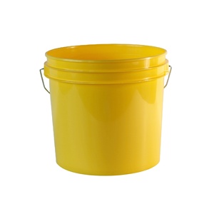 Cubo de plástico redondo de 13L con tapa resistente de grado alimenticio para uso con agua - Product Image 1