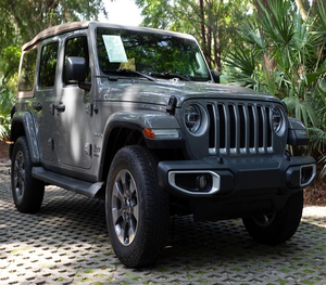 Vehículo Utilitario Todoterreno 4x4 Compacto Usado Verificado, Modelo 2024, Motor de Gasolina de 2.0L/3.6L, Diseño de Techo Desmontable, Volante a la Izquierda - Product Image 4