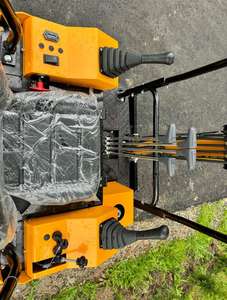 ENVÍO GRATUITO Excavadora Hidráulica Mini VICSEC VC15 de 15 HP con Cuchilla de Retroexcavación de 39 Pulgadas, Cucharón de 16 Pulgadas, Cubierta Completa, EPA, CE, Sistema Hidráulico Auxiliar - Product Image 3