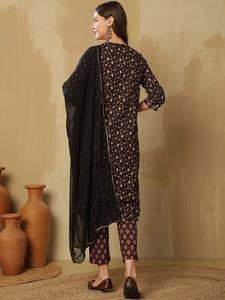 Kurta de algodón puro regular con estampado floral para mujer con pantalones y con Dupatta producto a granel personalizado para mujer - Product Image 6