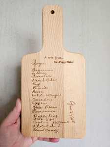 Planche à découper en bois de manguier avec poignée, cadeau de mariage personnalisé, plateau de service et de charcuterie pour la cuisine, planche à découper en bois - Product Image 4