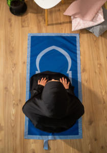 Alfombrillas de oración islámicas innovadoras al por mayor, alfombrilla de oración portátil BAHA de poliéster resistente al agua minimalista para exteriores, Colección Mihrab - Product Image 3