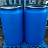 Prix d'usine Tambour en plastique à vendre Barils robustes disponibles en grande quantité pour les besoins de stockage de produits chimiques et d'eau